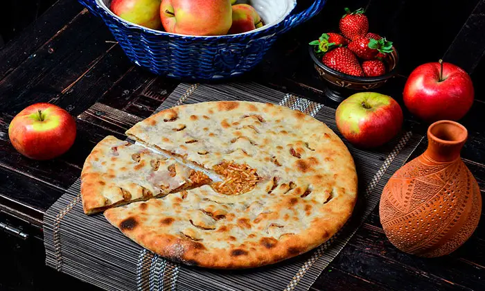 /catalog/osetinskie-pirogi/image1/pirog_s-yablokami-fatkuydzhin_img1.webp