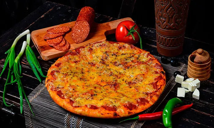 /catalog/pizza/image1/pizza_pepperoni_img1.webp